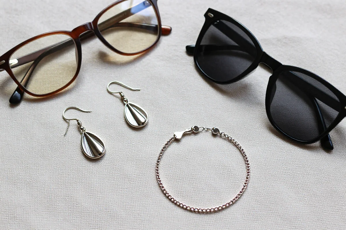 Pielęgnacja Biżuterii Modowej i Okularów